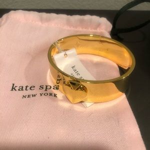 Gold hinge bracelet with heart